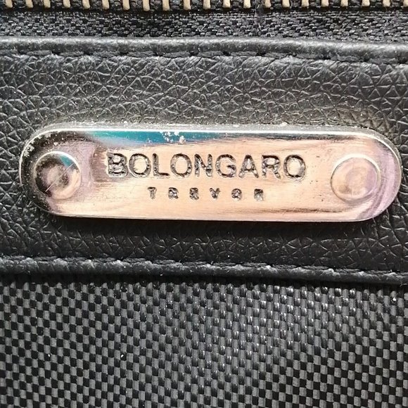 Bolongaro Trevor Leather Crossbody Bag Black Adjustable Strap Zip Close NEW - Picture 3 of 5